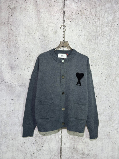 체인2호 / 아미 하트 로고 니트 가디건