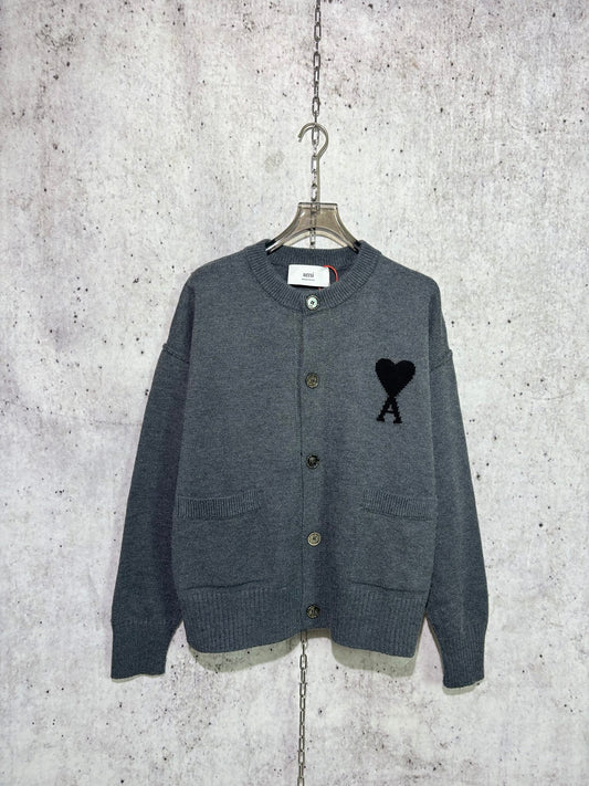 체인2호 / 아미 하트 로고 니트 가디건