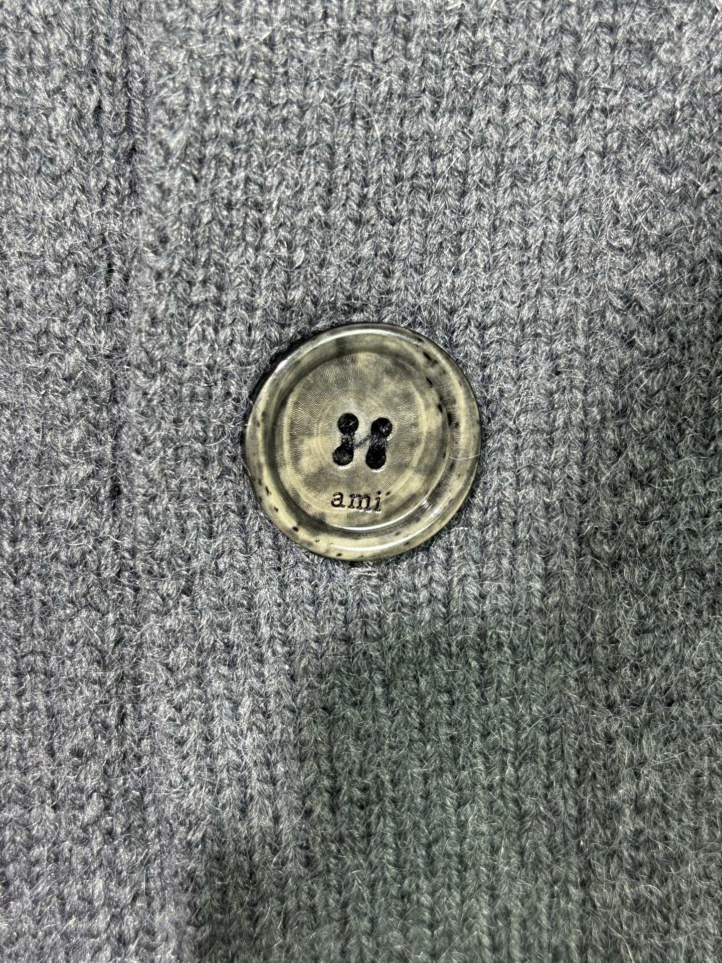 체인2호 / 아미 하트 로고 니트 가디건