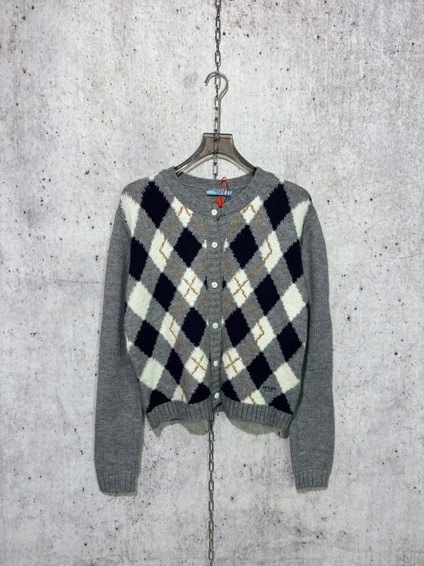 체인2호 / 프라다 라운드넥 니트 가디건