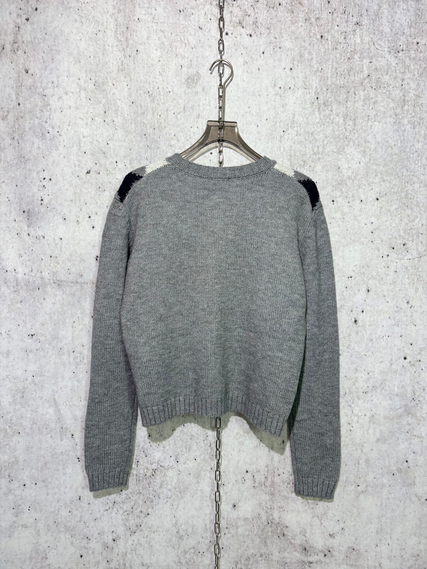 체인2호 / 프라다 라운드넥 니트 가디건