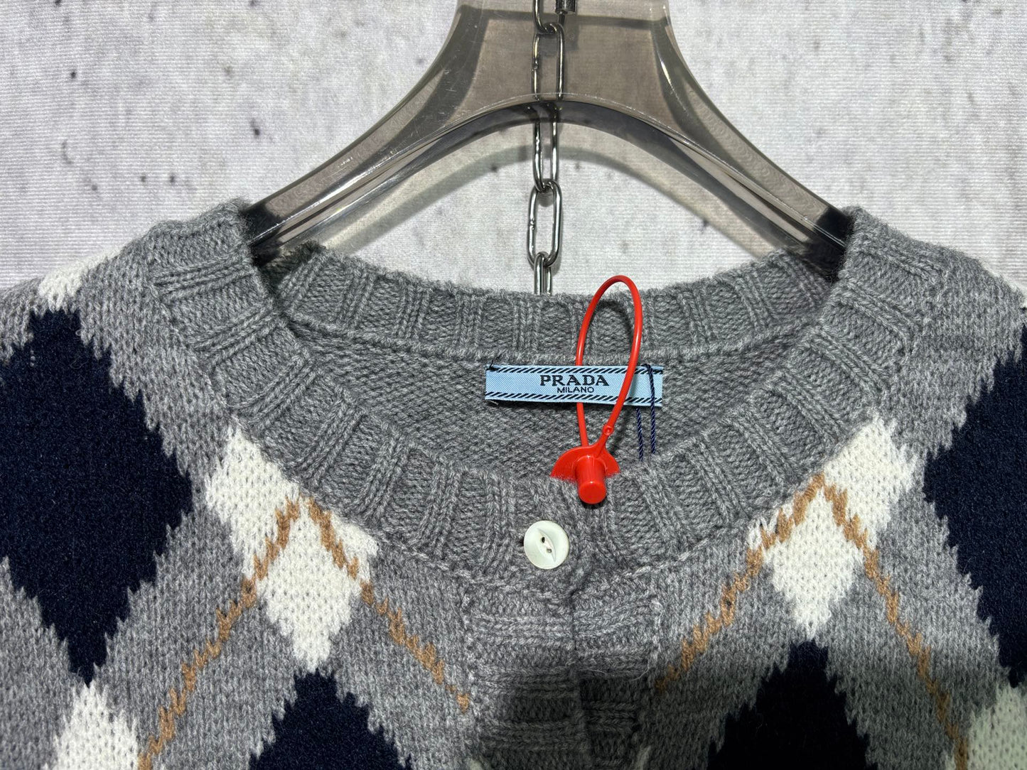 체인2호 / 프라다 라운드넥 니트 가디건