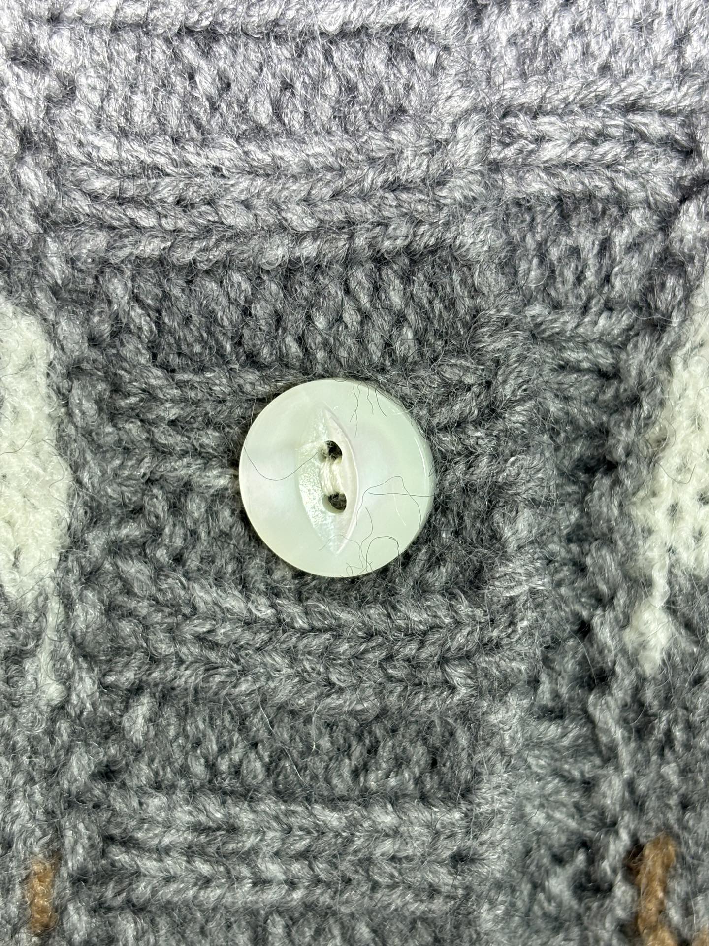 체인2호 / 프라다 라운드넥 니트 가디건