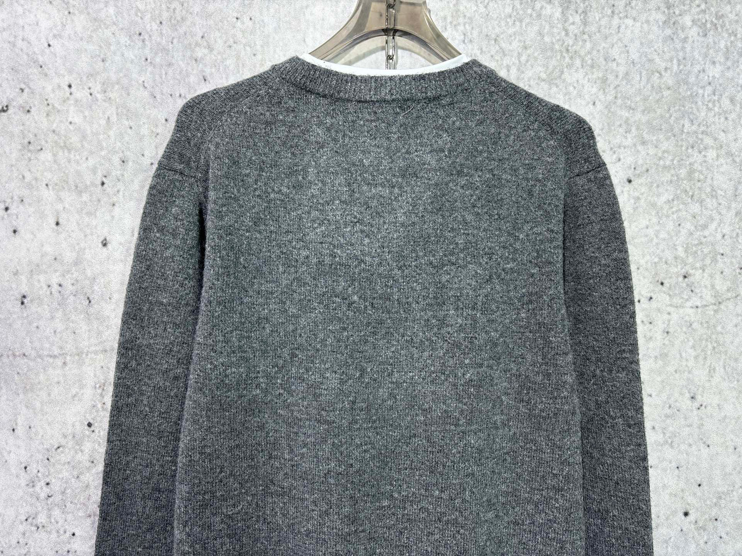 체인2호 / 미우미우 V넥 니트 그레이