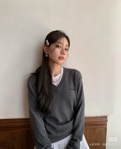 체인2호 / 미우미우 V넥 니트 그레이