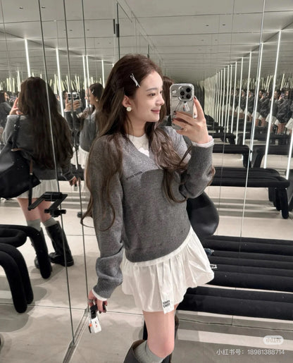 체인2호 / 미우미우 V넥 니트 그레이