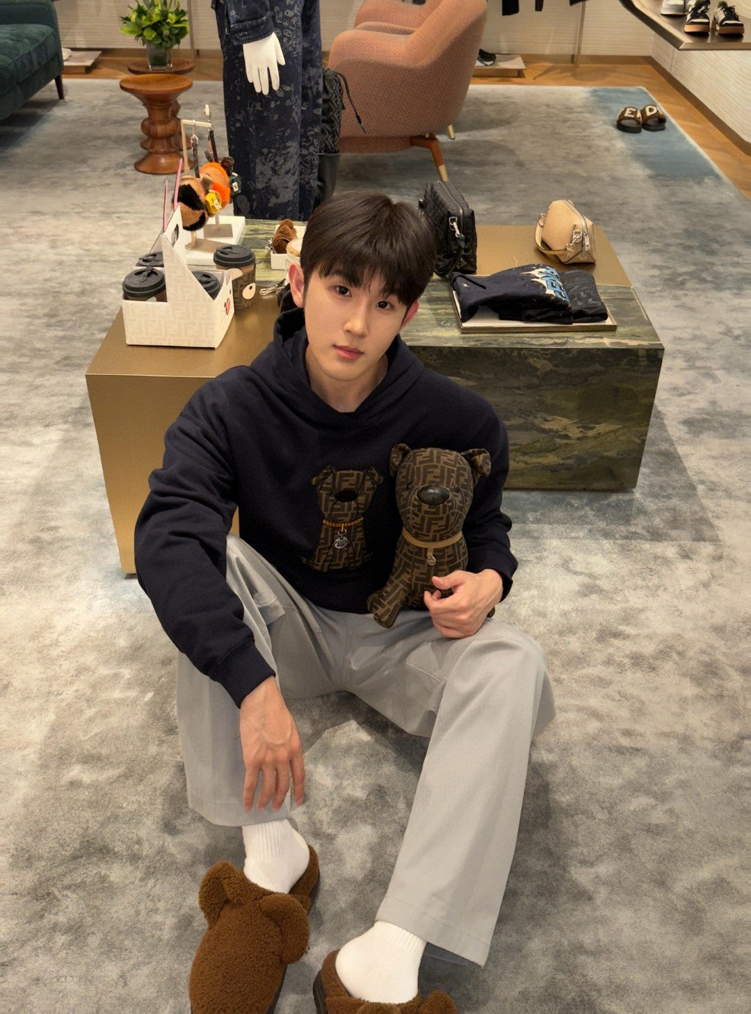 BVG / 펜디 후드티