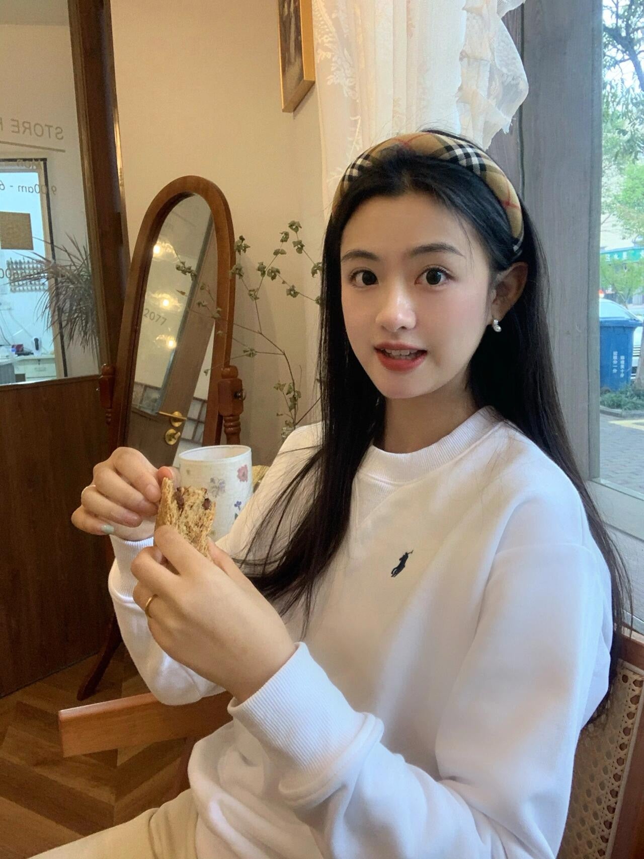 체인2호 / 폴로 로고 자수 단색 라운드 맨투맨