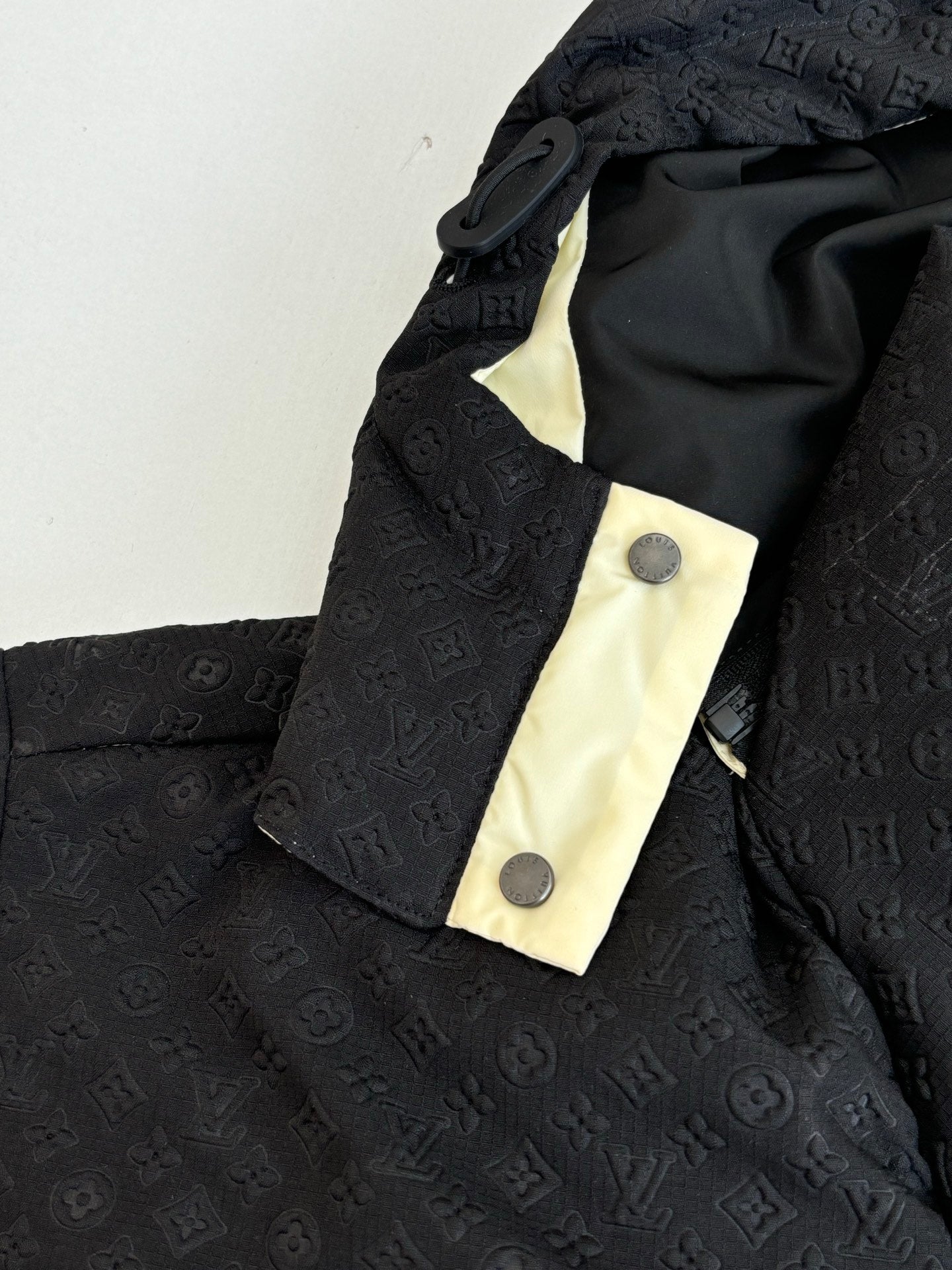 체인1호 / 루이비통 후드 패딩