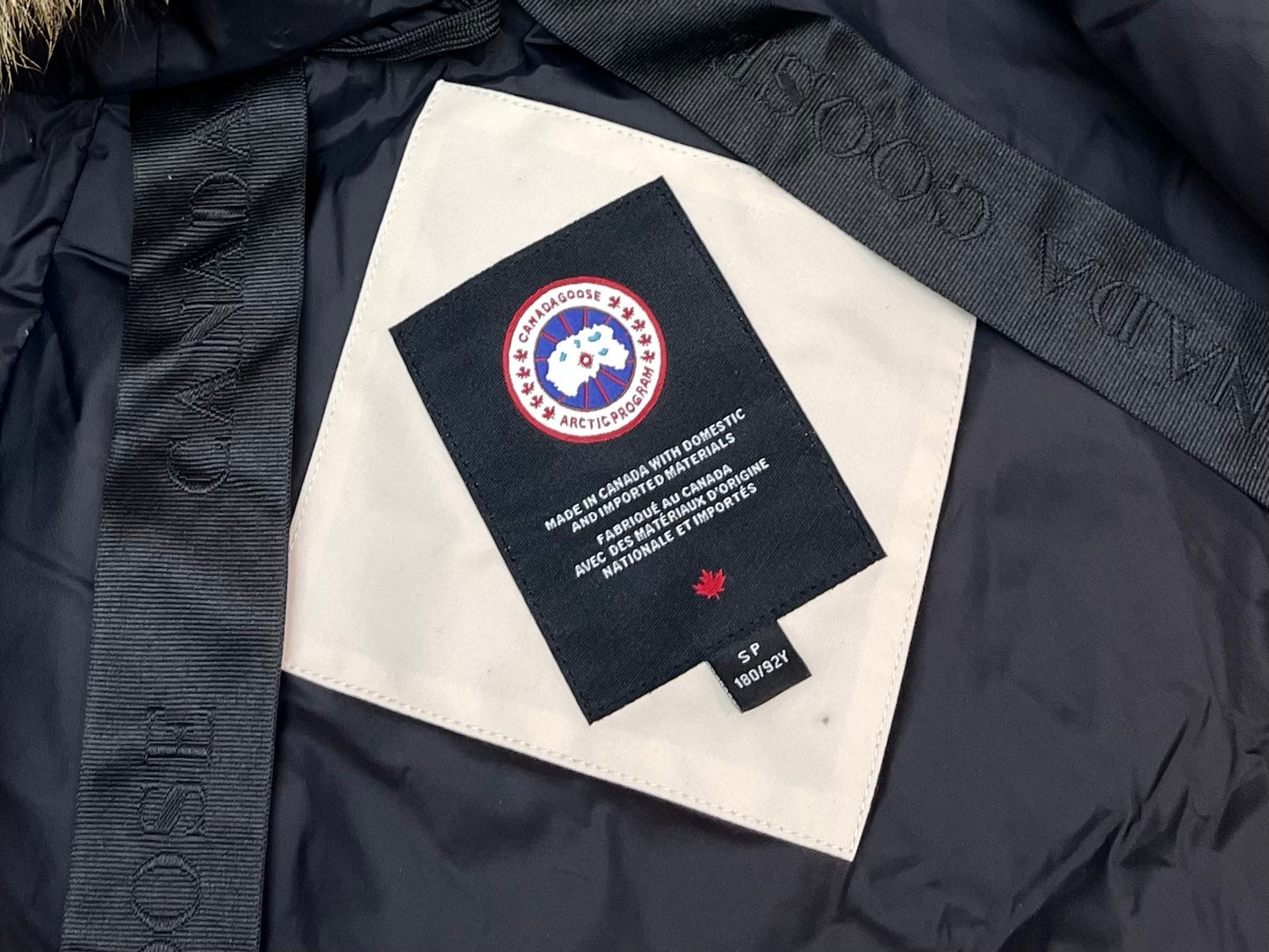 BVG / 캐나다구스 패딩