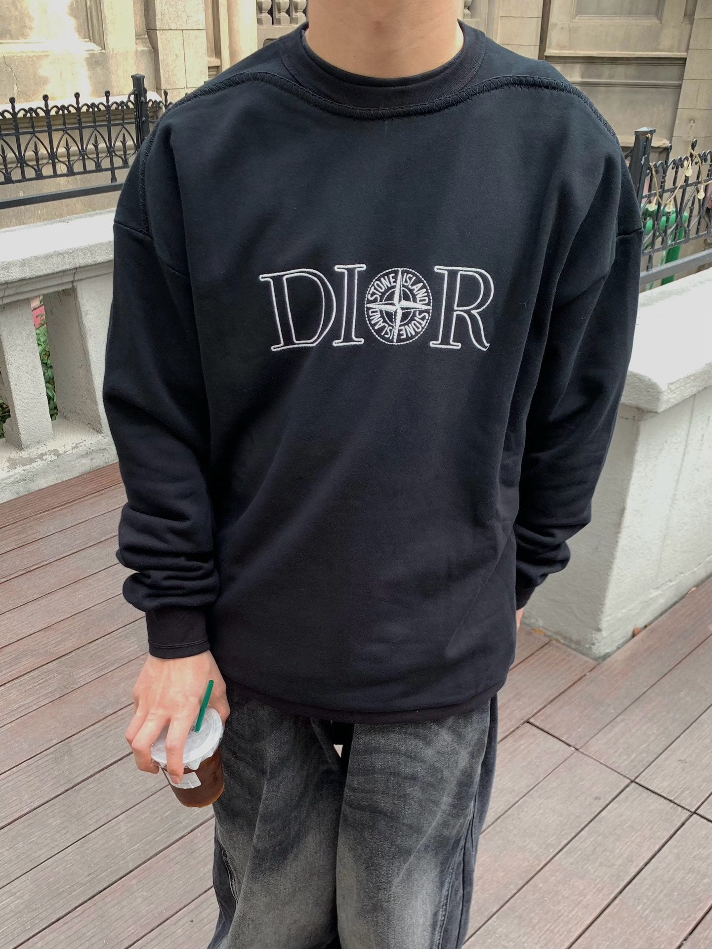 BVG / 디올 후드티