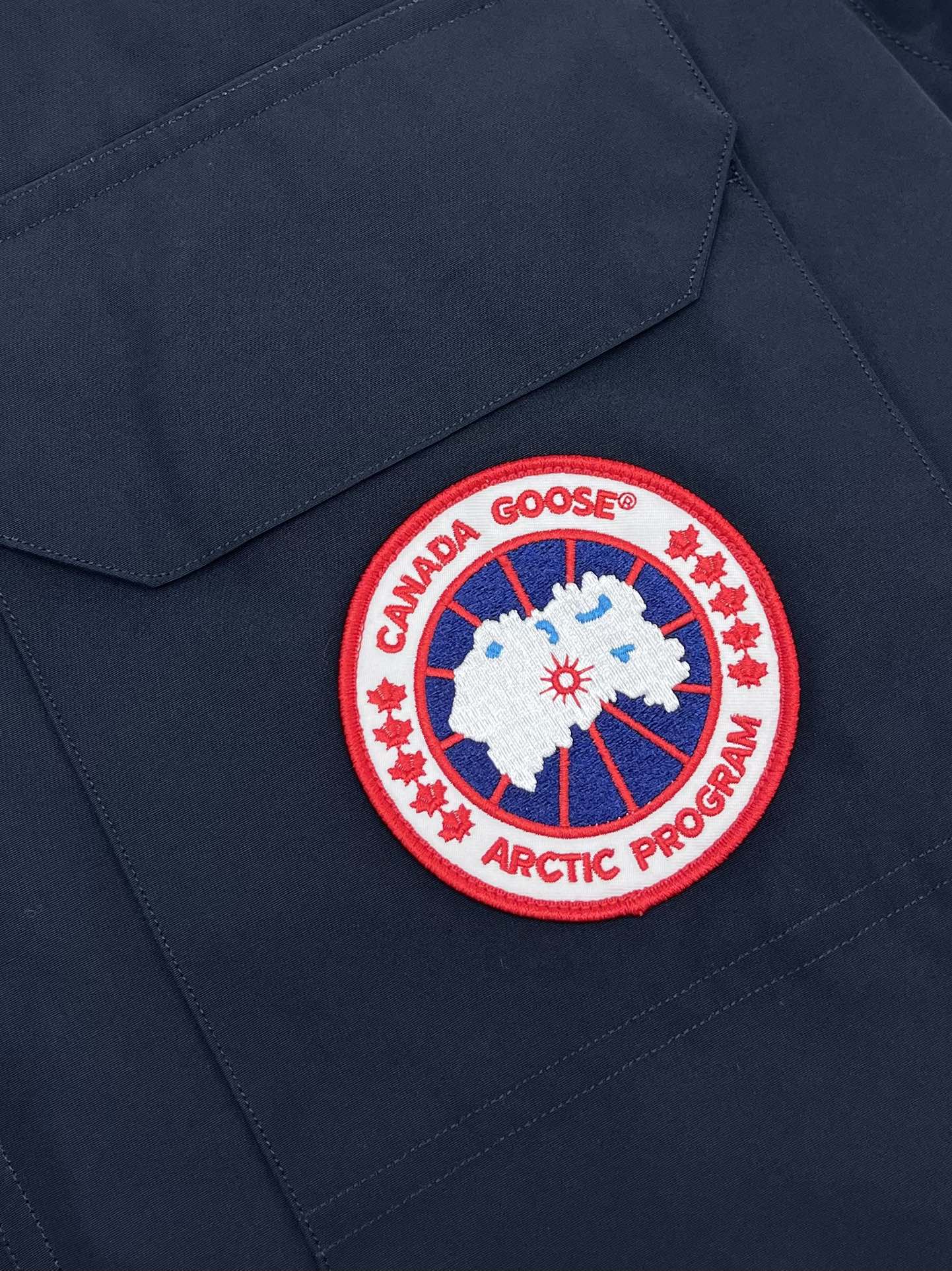 BVG / 캐나다구스 패딩