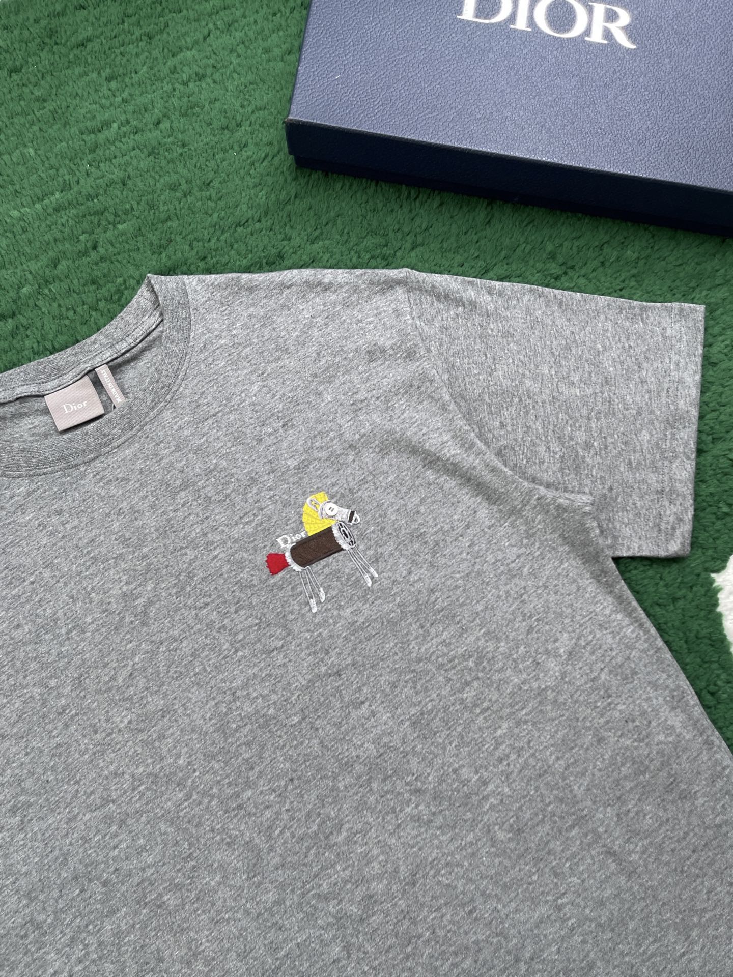 BVG / 펜디 반팔티