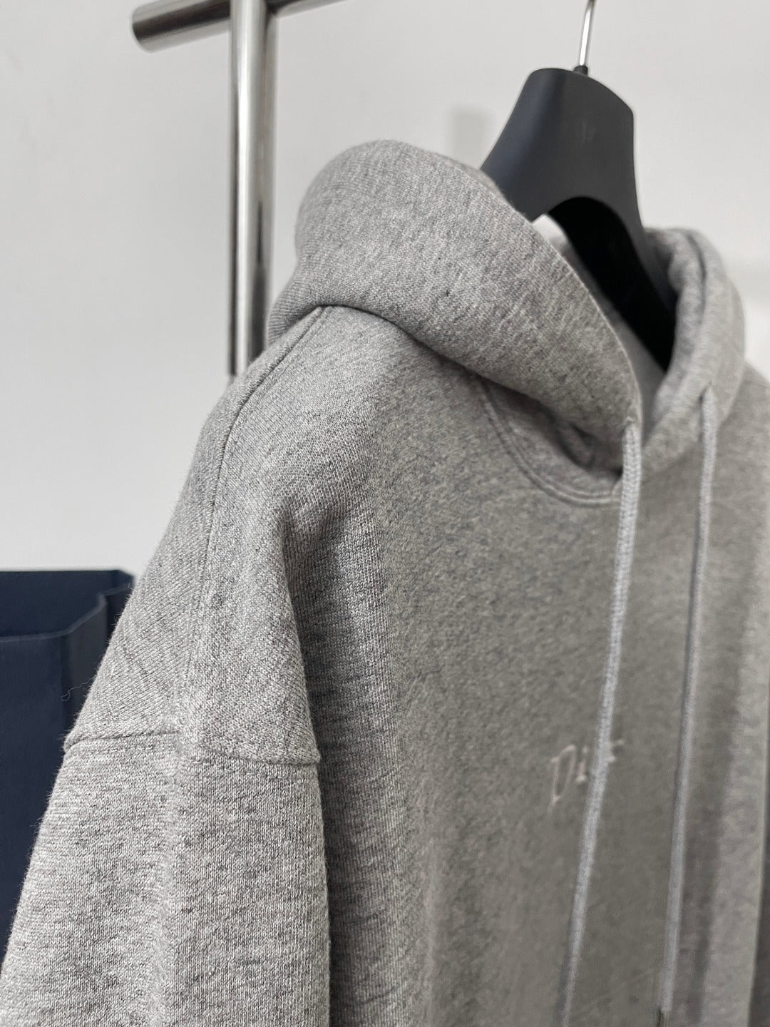 BVG / 디올 후드티