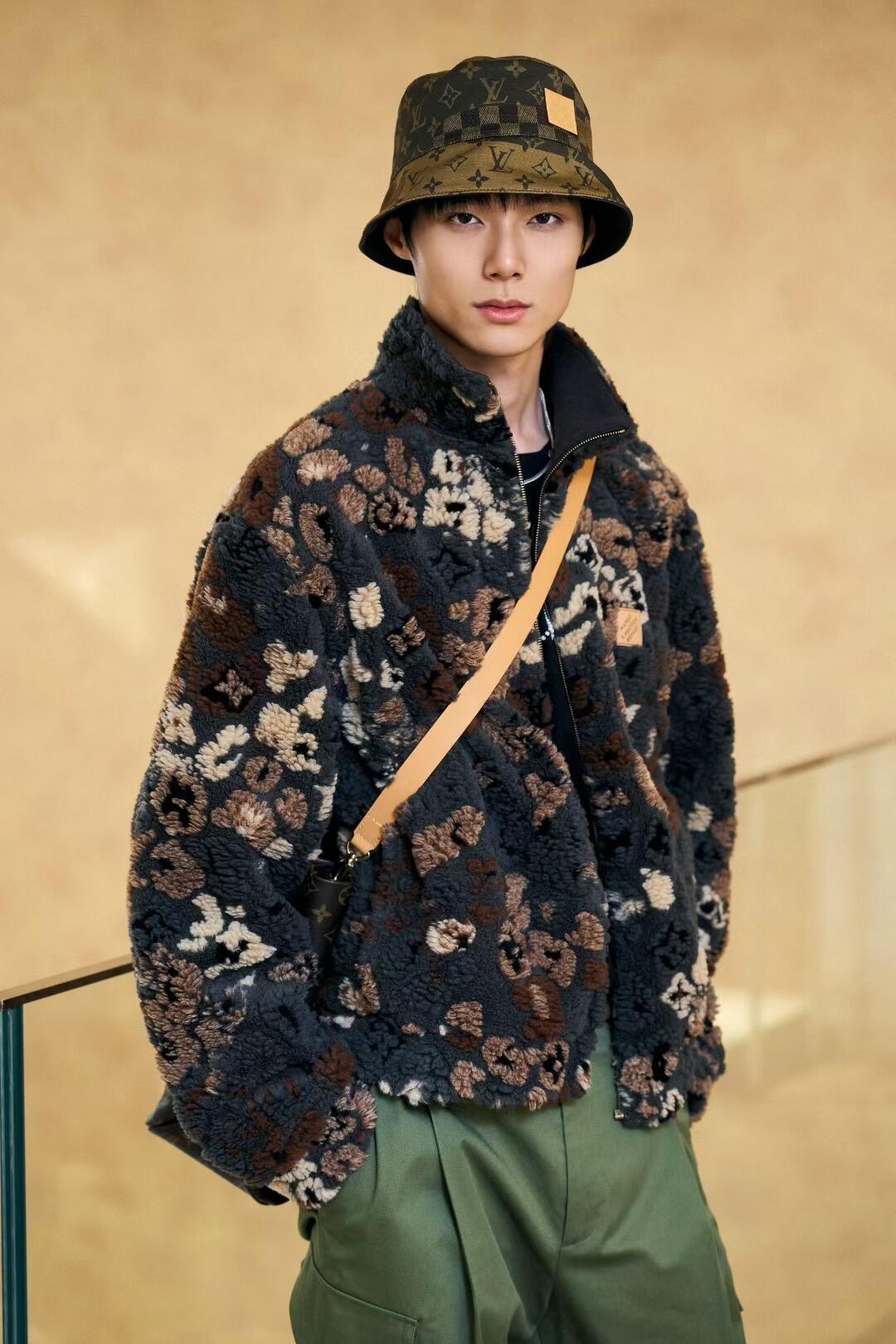 BVG / 루이비통 양면 재킷 코트