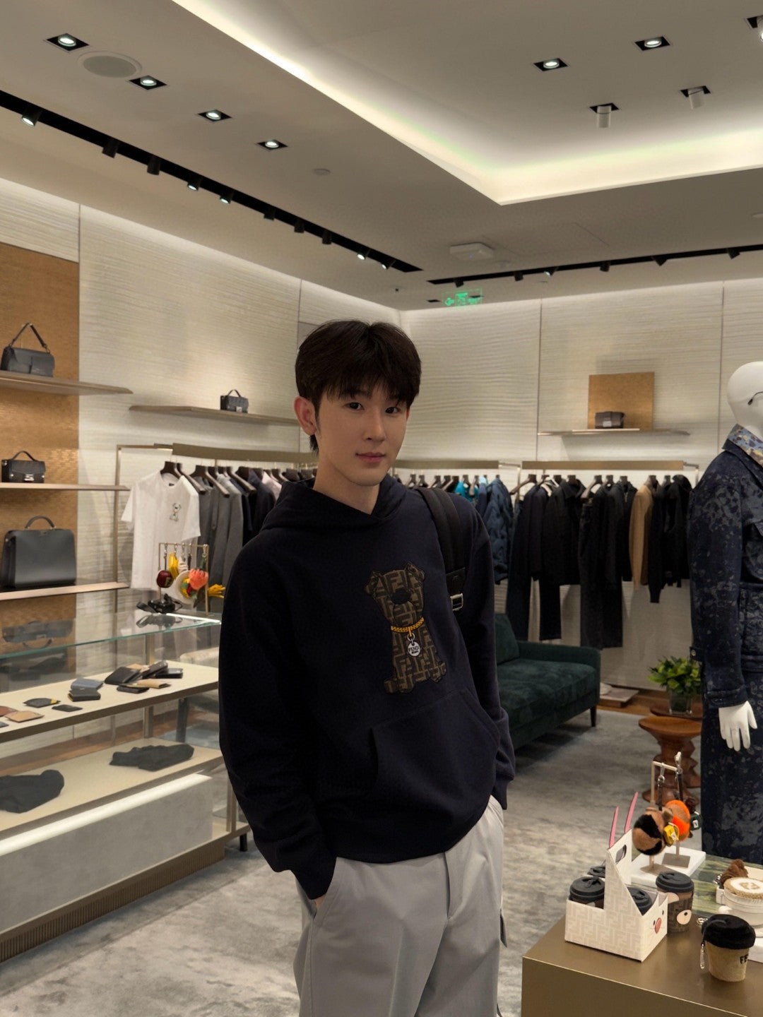 BVG / 펜디 후드티