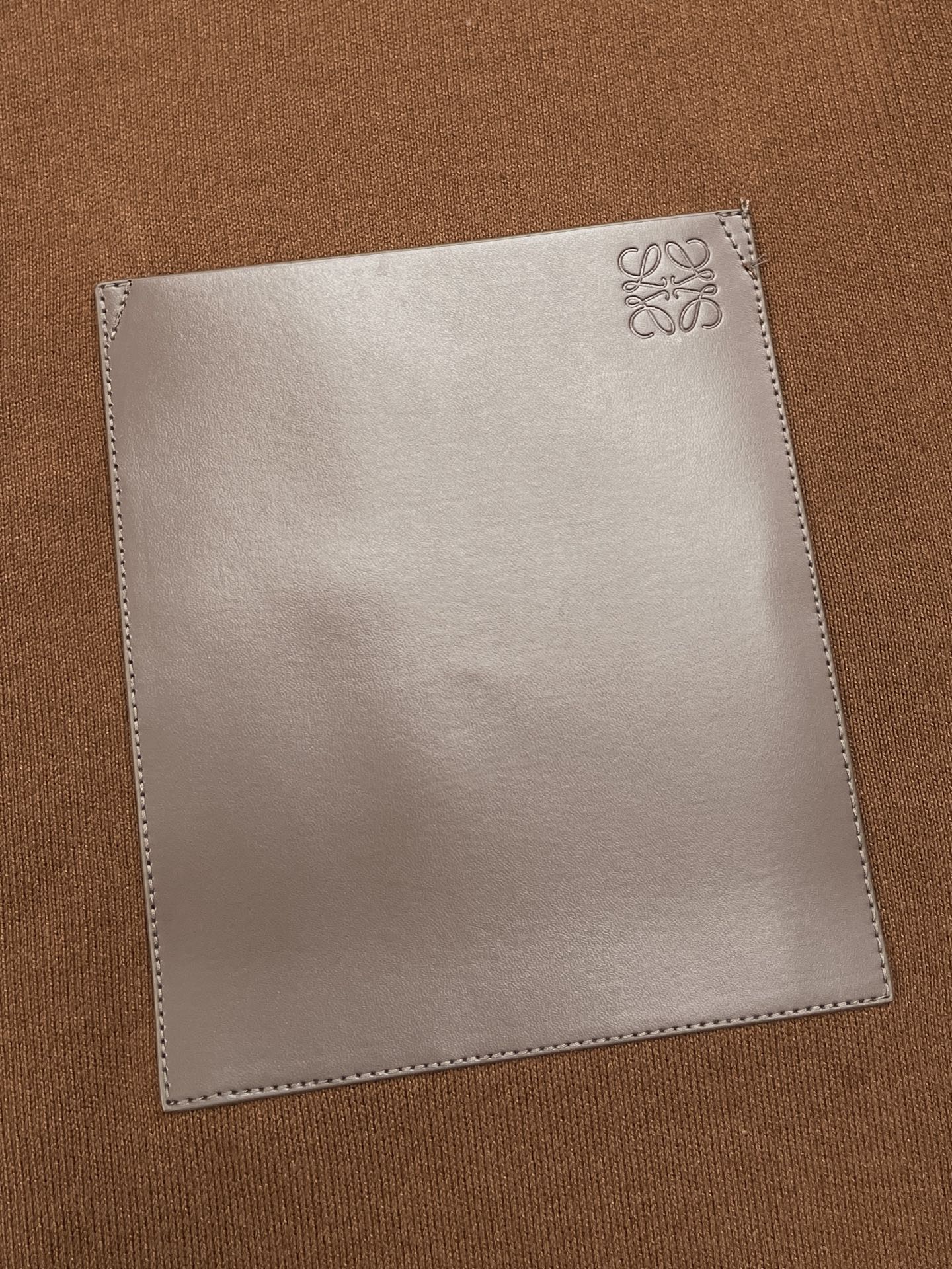 BVG / 로에베 울 후드티