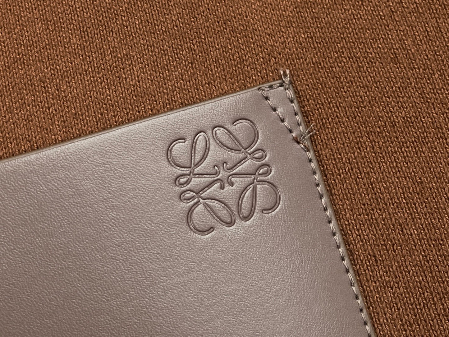 BVG / 로에베 울 후드티