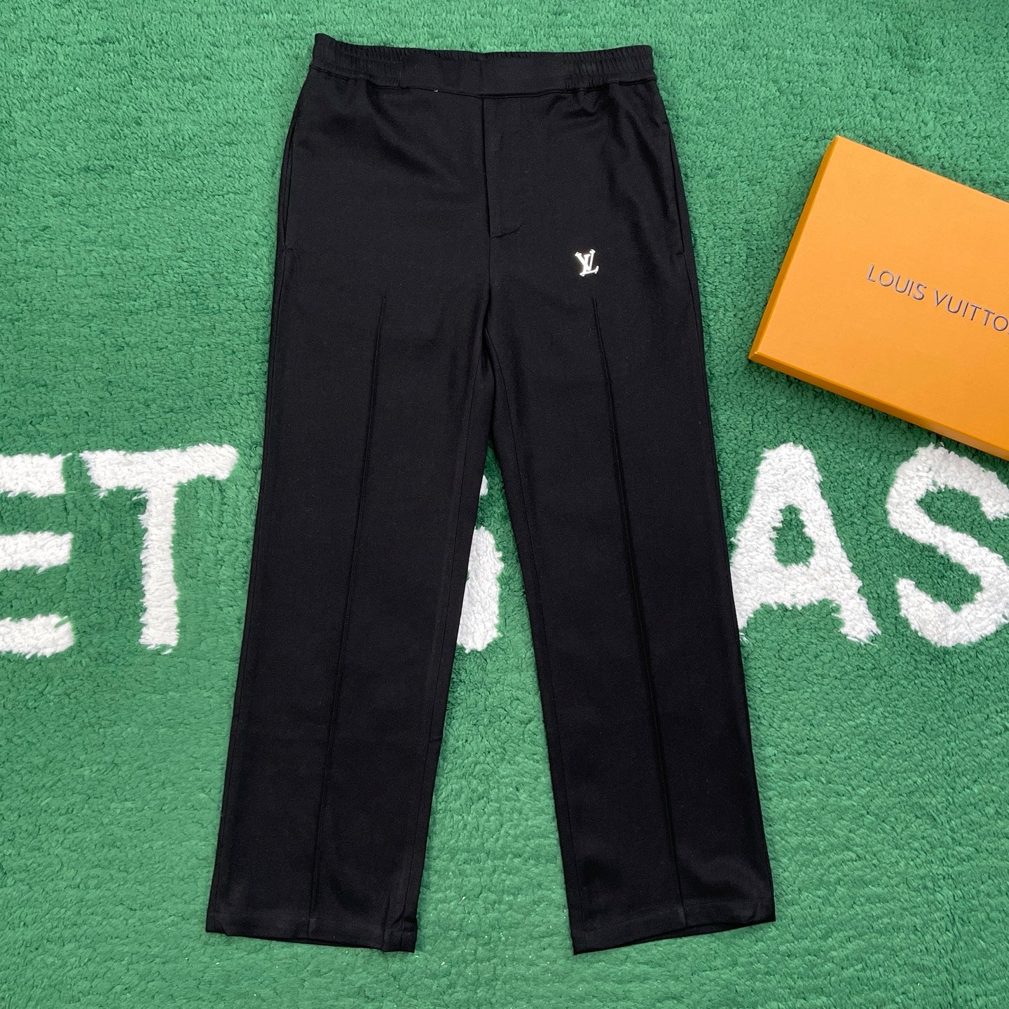 BVG / 루이비통 세트 바지