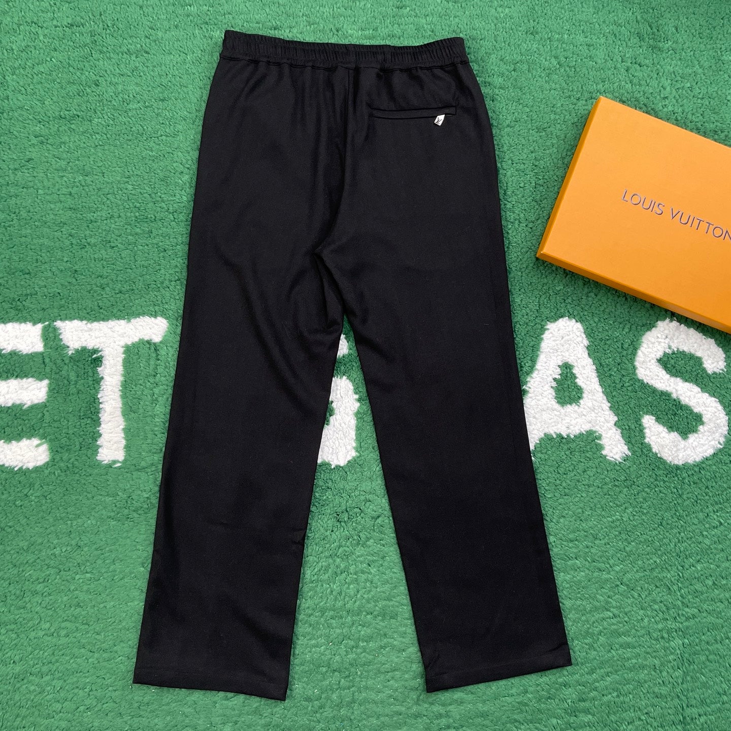 BVG / 루이비통 세트 바지