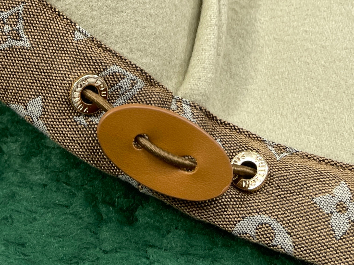 BVG / 루이비통 재킷 코트