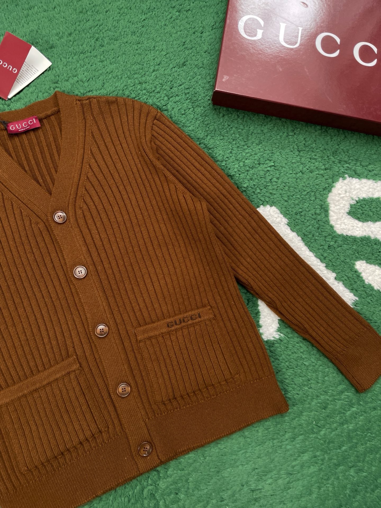 BVG / 구찌 니트 카디건