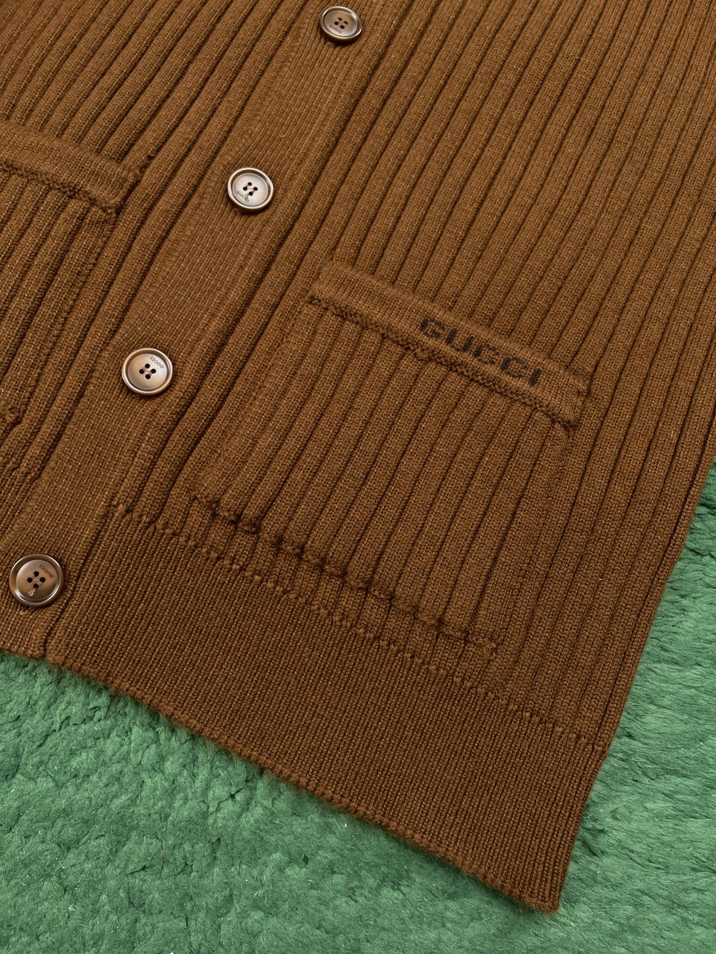 BVG / 구찌 니트 카디건