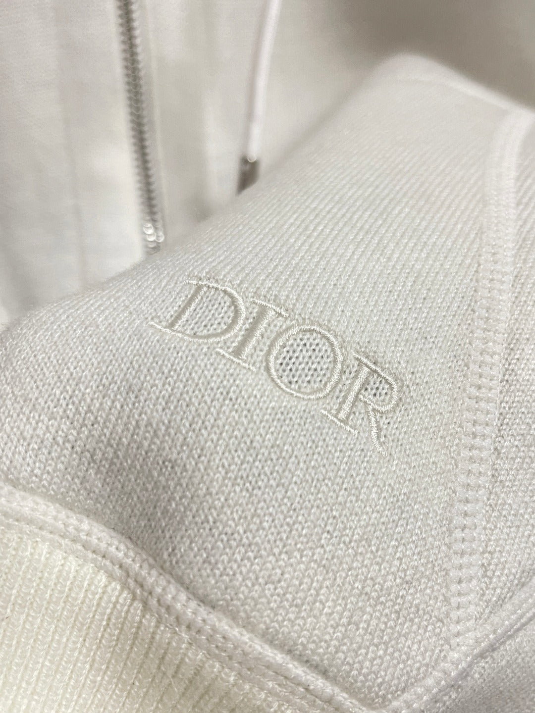 BVG / 디올 니트 코트