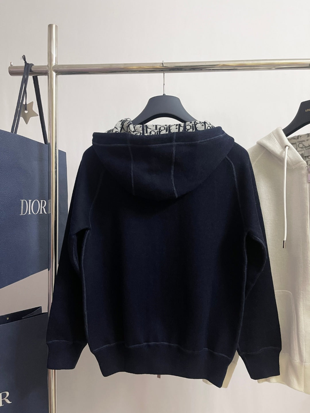 BVG / 디올 니트 코트