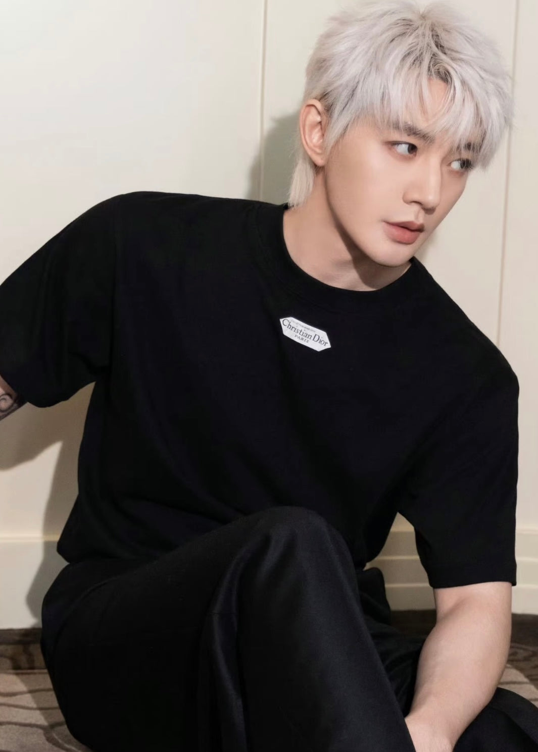 TJ셀러  / 디올 반팔